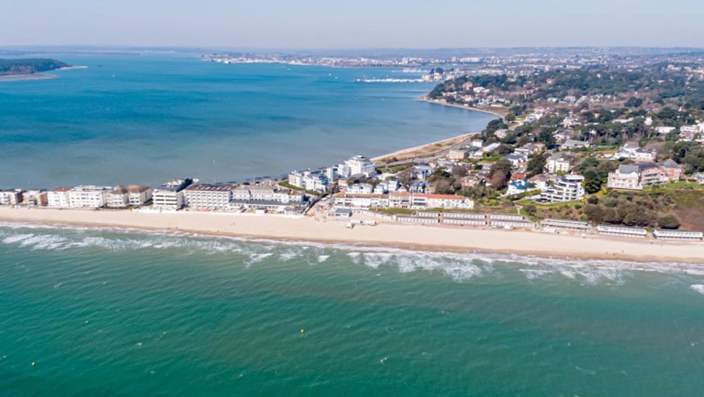 Apartment In Canford Cliffs Close To Sandbanks Beach Пул Екстер'єр фото